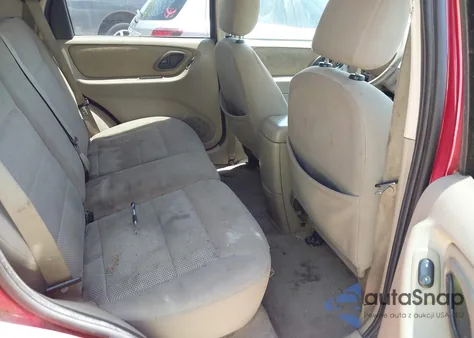 2005 Ford Escape Xlt z USA, uszkodzony, nr VIN 1FMYU031X5KE17077